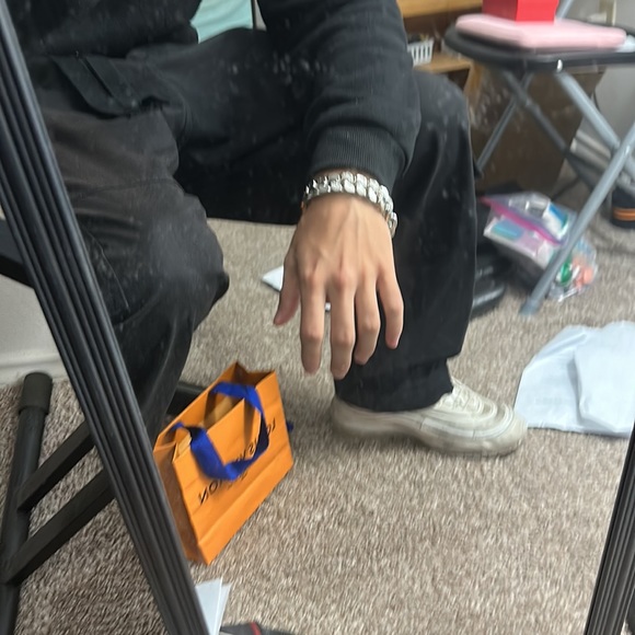 LV Cuban Chain Link Bracelet - Picture 3 of 7